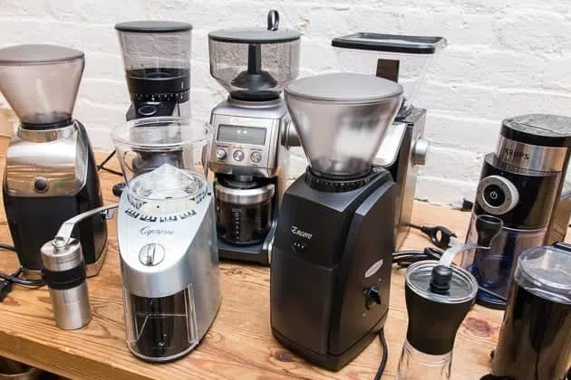 moliendo el cafe